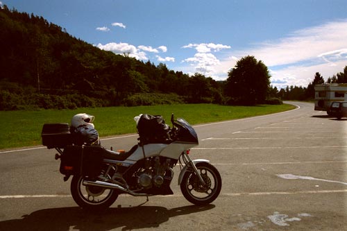 XJ900